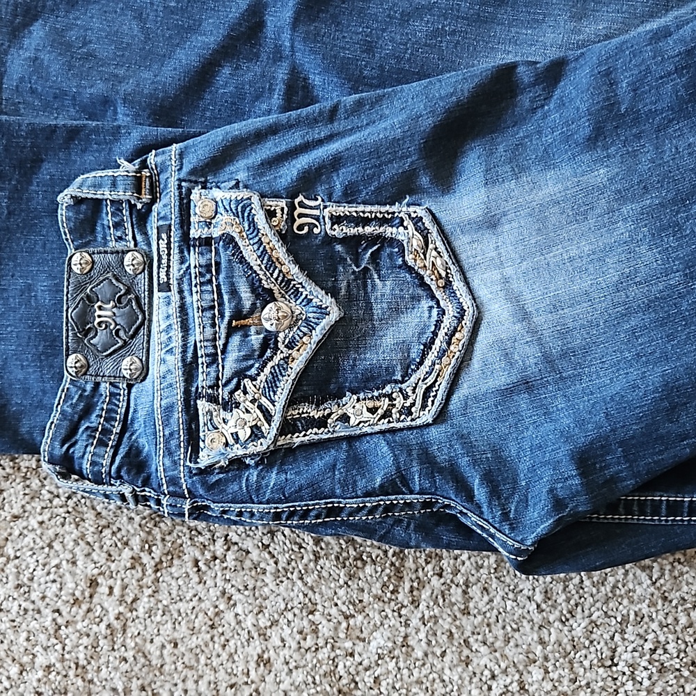 Womens size 29 Miss me jeans. Boot cut. In great condition.